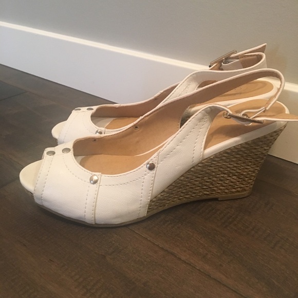 Novo White Slingback Wedge Sandals - Picture 3 of 3